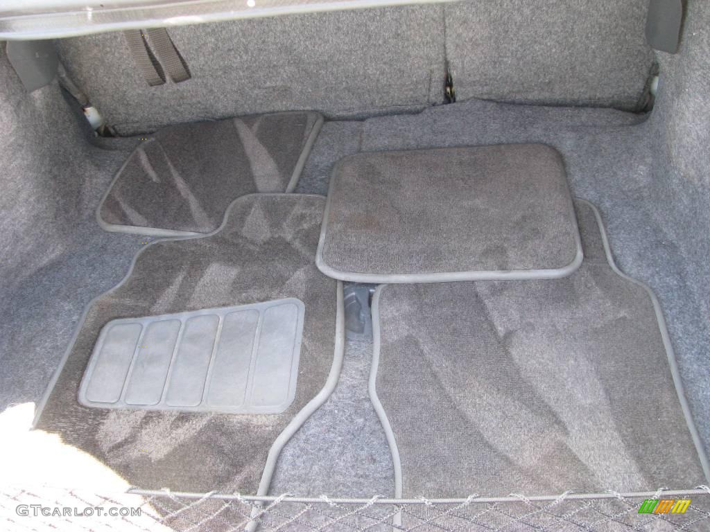 2002 Grand Am GT Sedan - Arctic White / Dark Pewter photo #24