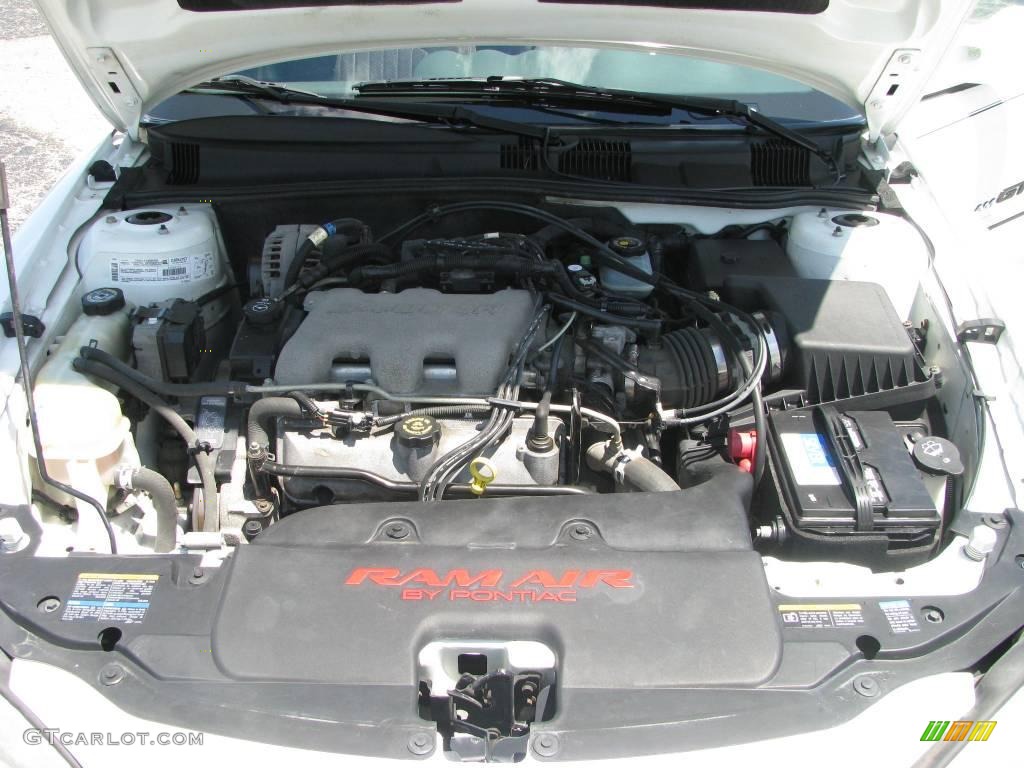 2002 Grand Am GT Sedan - Arctic White / Dark Pewter photo #26
