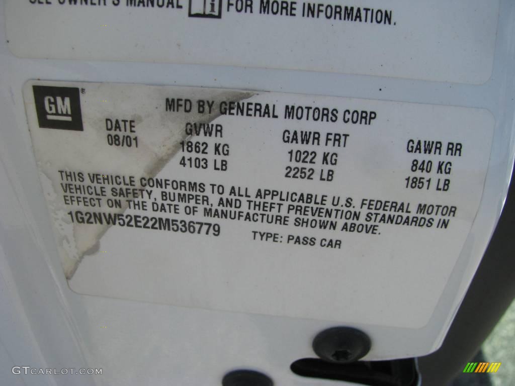 2002 Grand Am GT Sedan - Arctic White / Dark Pewter photo #29