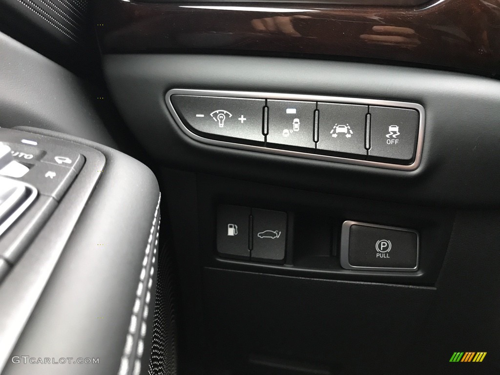 2018 Hyundai Genesis G90 AWD Controls Photo #123901325
