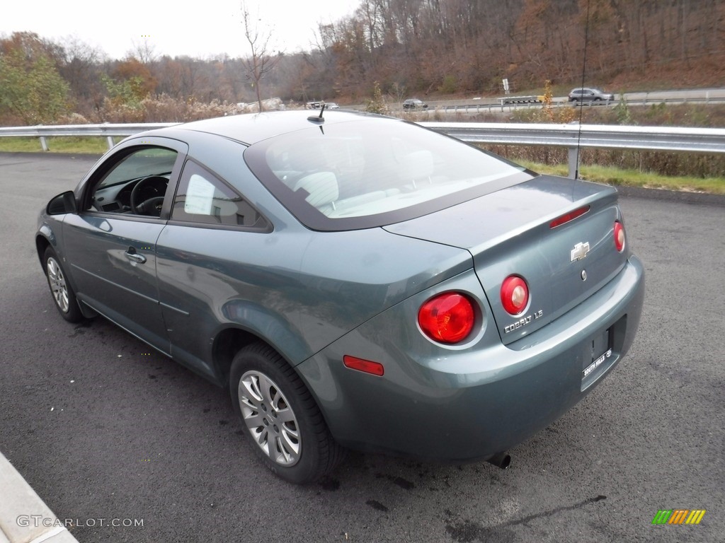 2009 Cobalt LS Coupe - Silver Moss Metallic / Gray photo #7