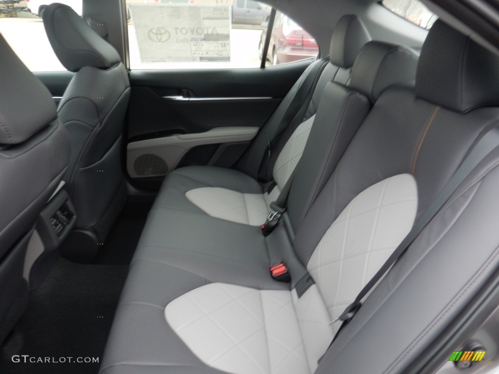 2018 Camry XLE - Predawn Gray Mica / Ash photo #5