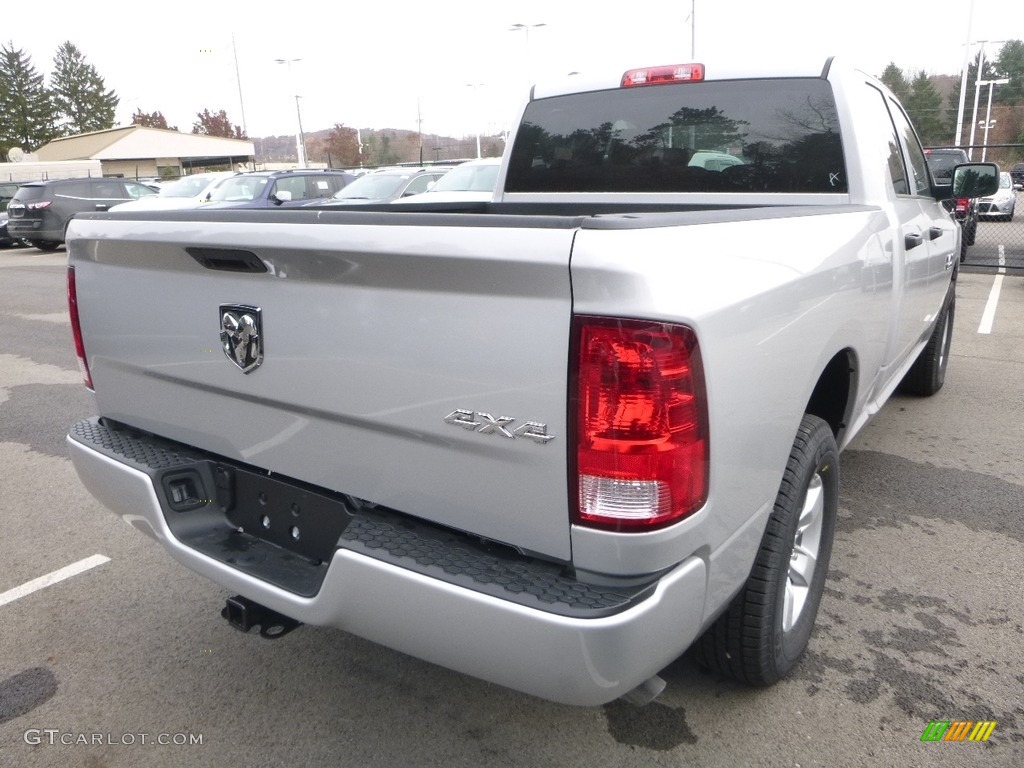 2018 1500 Express Quad Cab 4x4 - Bright Silver Metallic / Black/Diesel Gray photo #5