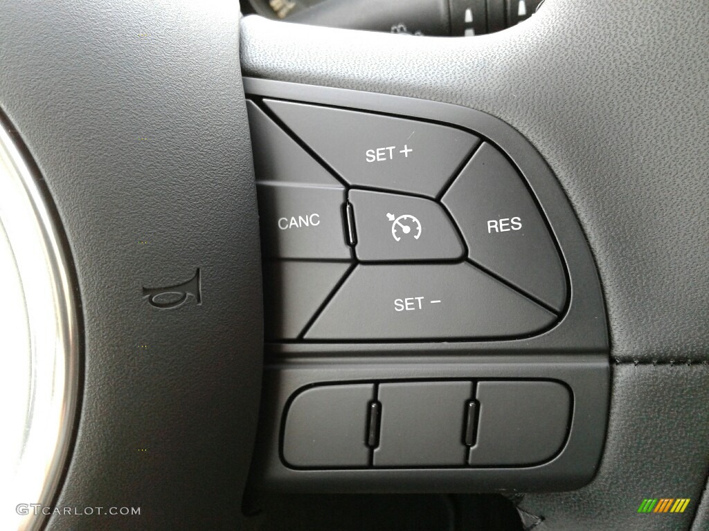 2017 Fiat 500X Lounge AWD Controls Photo #123909890