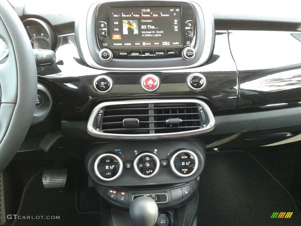 2017 Fiat 500X Lounge AWD Controls Photo #123909959