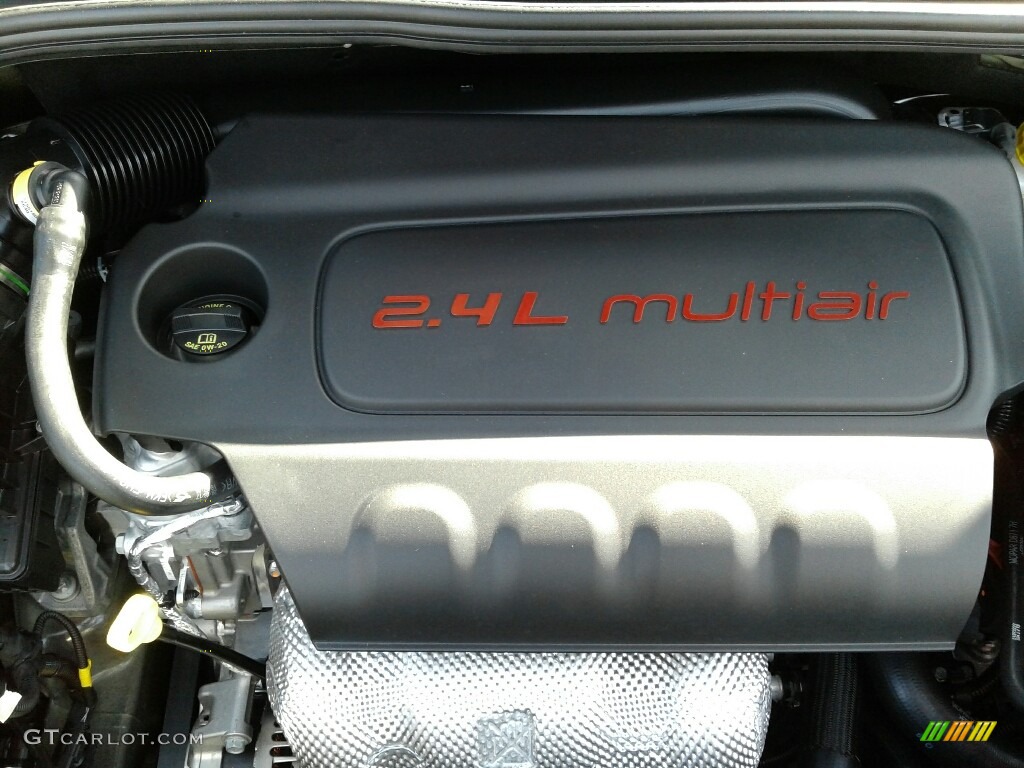 2017 Fiat 500X Lounge AWD Engine Photos