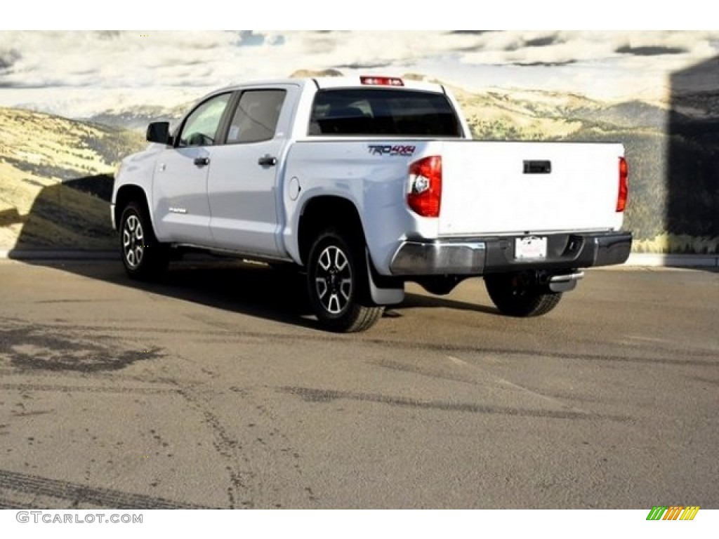 2018 Tundra SR5 CrewMax 4x4 - Super White / Black photo #3