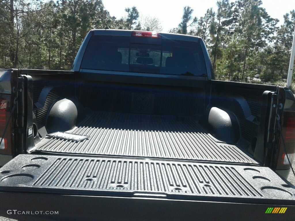 2018 1500 Night Crew Cab 4x4 - Granite Crystal Metallic / Black photo #19