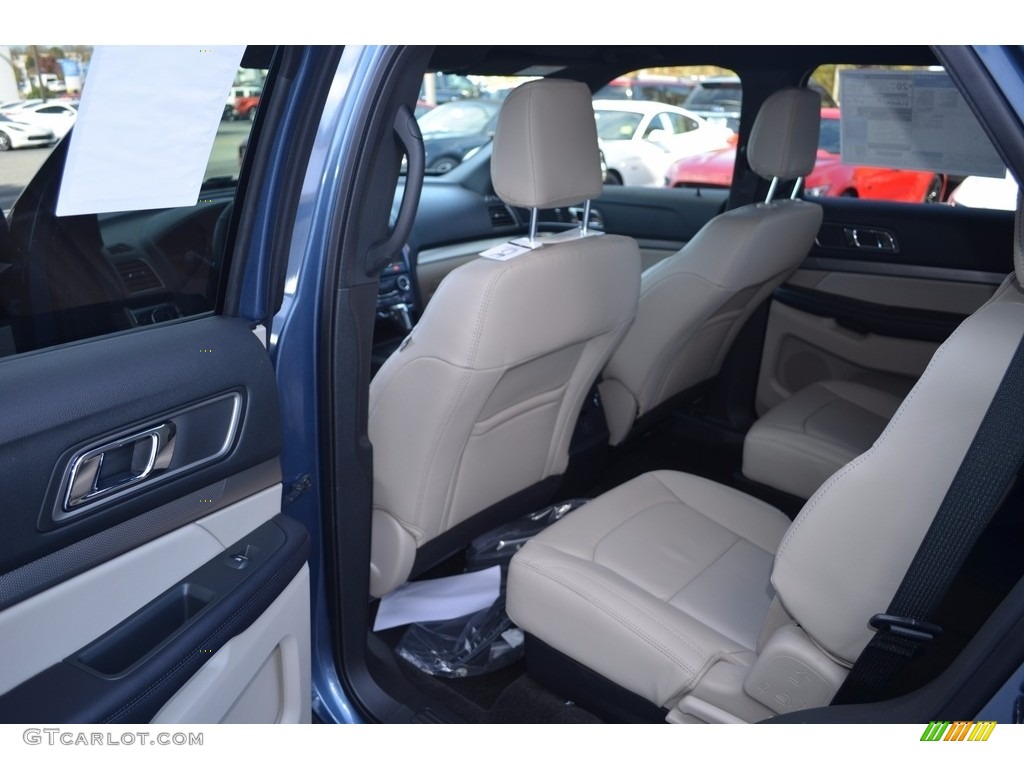 2018 Explorer XLT - Blue Metallic / Medium Stone photo #8
