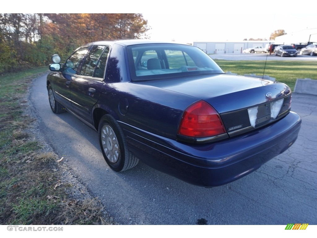 2005 Crown Victoria Police Interceptor - Dark Blue Pearl Metallic / Light Flint photo #21