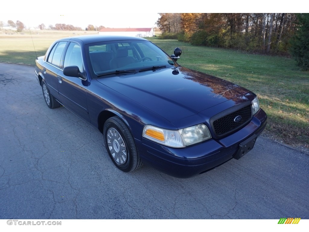 2005 Crown Victoria Police Interceptor - Dark Blue Pearl Metallic / Light Flint photo #32