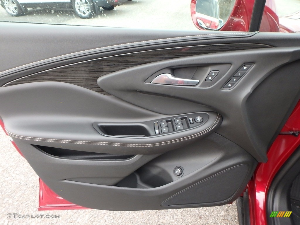 2018 Buick Envision Essence AWD Door Panel Photos