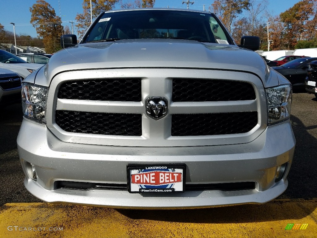 2018 1500 Express Quad Cab 4x4 - Bright Silver Metallic / Black/Diesel Gray photo #2