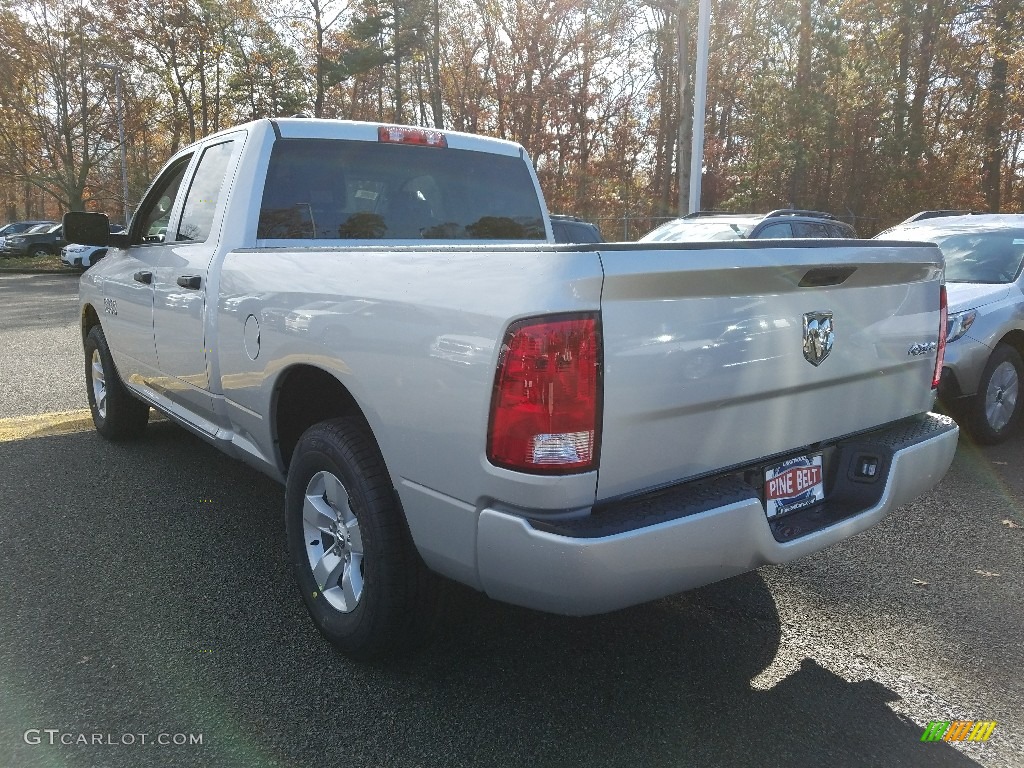 2018 1500 Express Quad Cab 4x4 - Bright Silver Metallic / Black/Diesel Gray photo #4