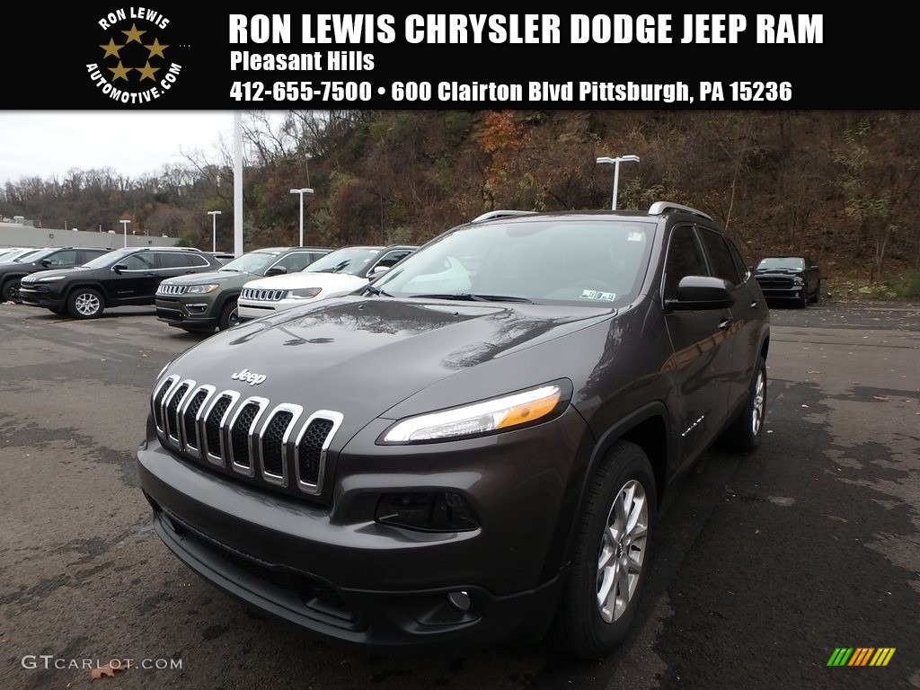 2018 Cherokee Latitude Plus 4x4 - Granite Crystal Metallic / Black photo #1