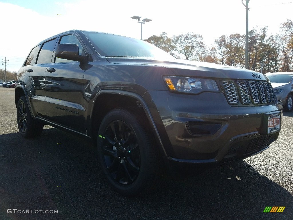 2018 Grand Cherokee Altitude 4x4 - Granite Crystal Metallic / Black photo #1