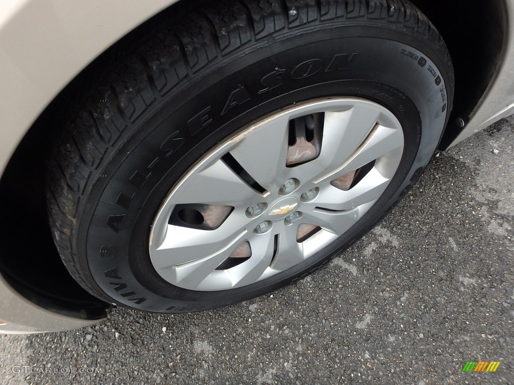 2012 Cruze LS - Gold Mist Metallic / Jet Black/Medium Titanium photo #7