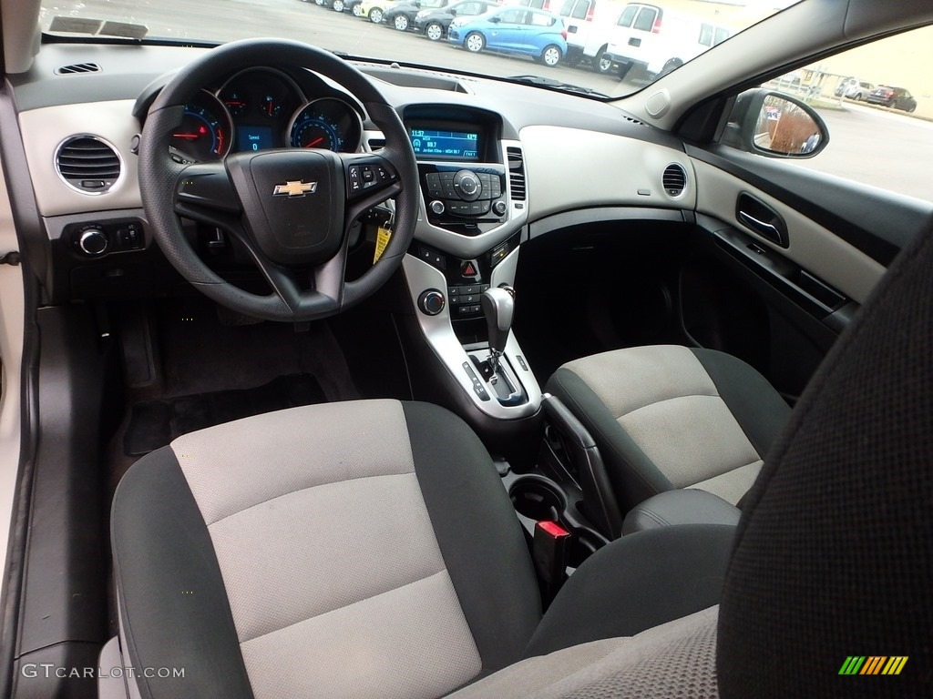 2012 Cruze LS - Gold Mist Metallic / Jet Black/Medium Titanium photo #10