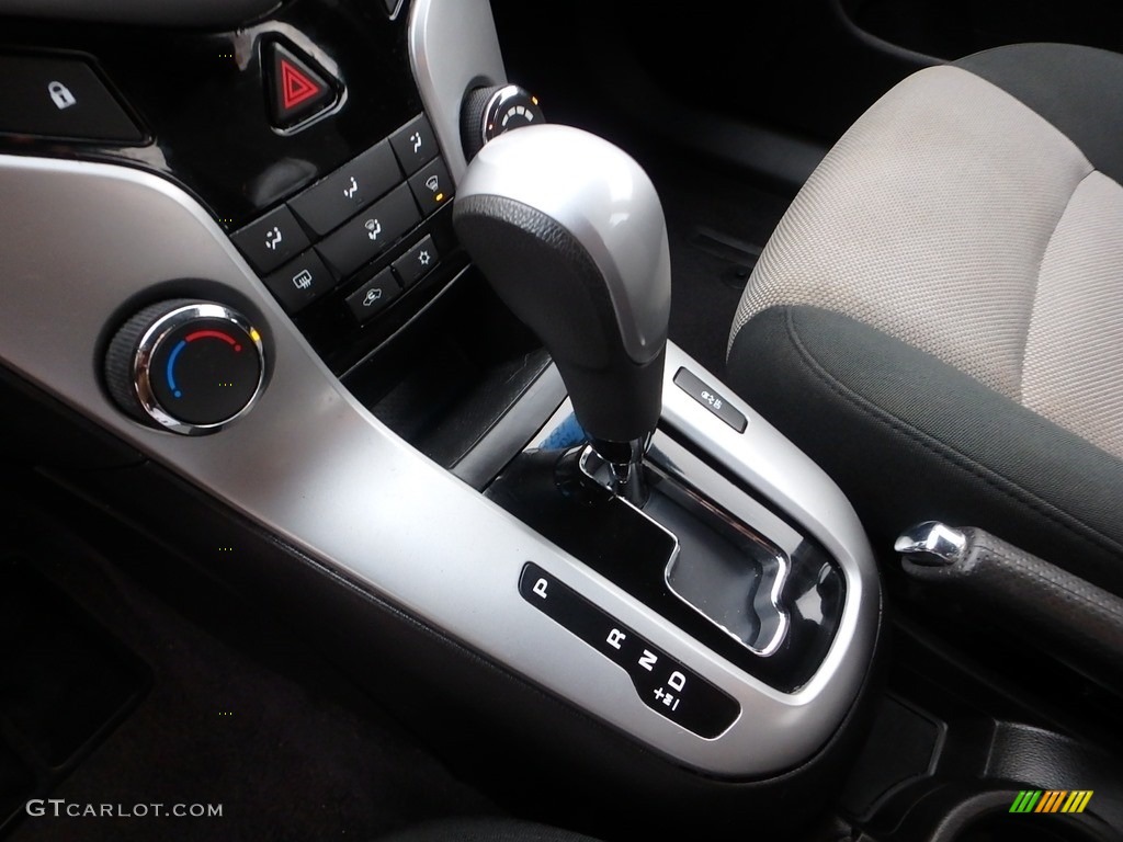 2012 Cruze LS - Gold Mist Metallic / Jet Black/Medium Titanium photo #12