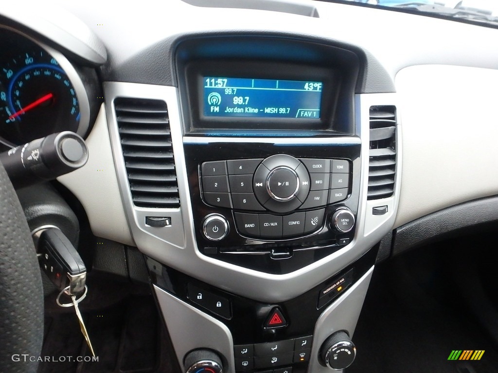 2012 Cruze LS - Gold Mist Metallic / Jet Black/Medium Titanium photo #13