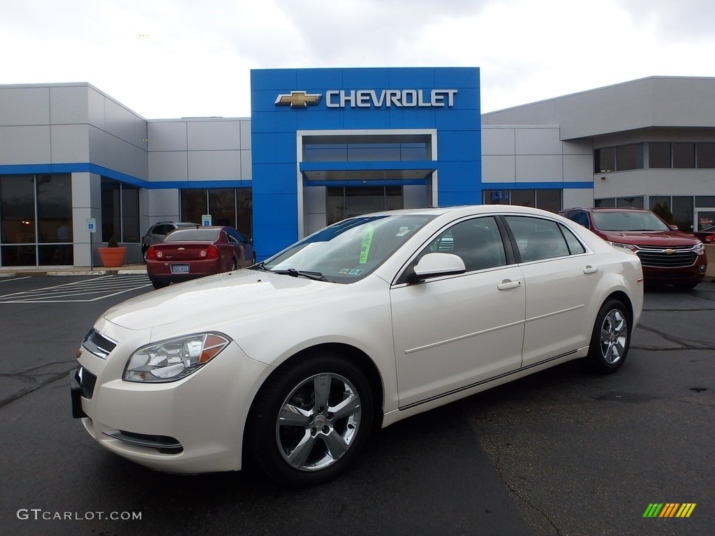 White Diamond Tricoat Chevrolet Malibu