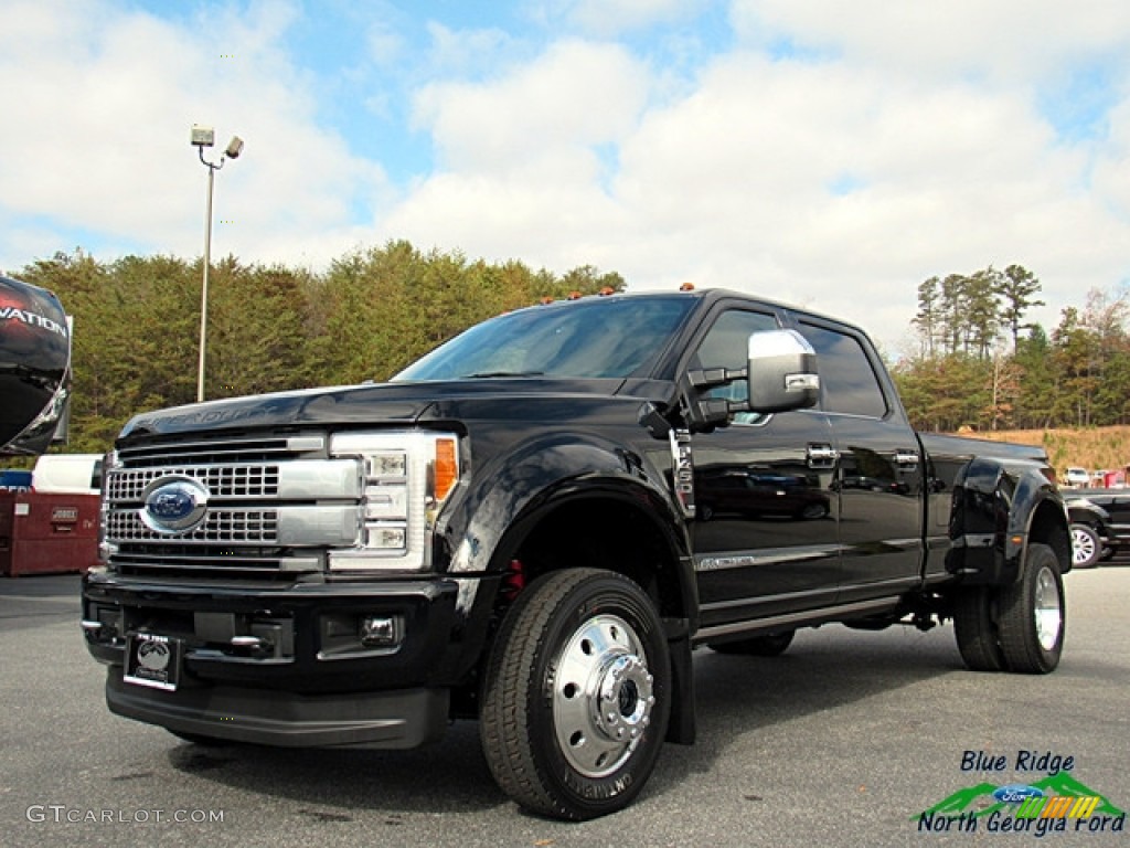 2017 F450 Super Duty Platinum Crew Cab 4x4 - Shadow Black / Black photo #1