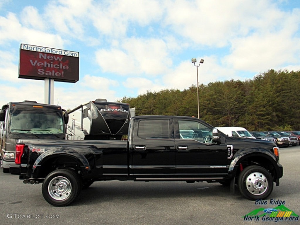 2017 F450 Super Duty Platinum Crew Cab 4x4 - Shadow Black / Black photo #6
