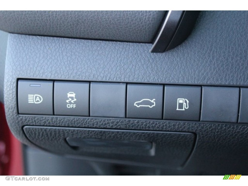 2018 Camry LE - Ruby Flare Pearl / Black photo #19