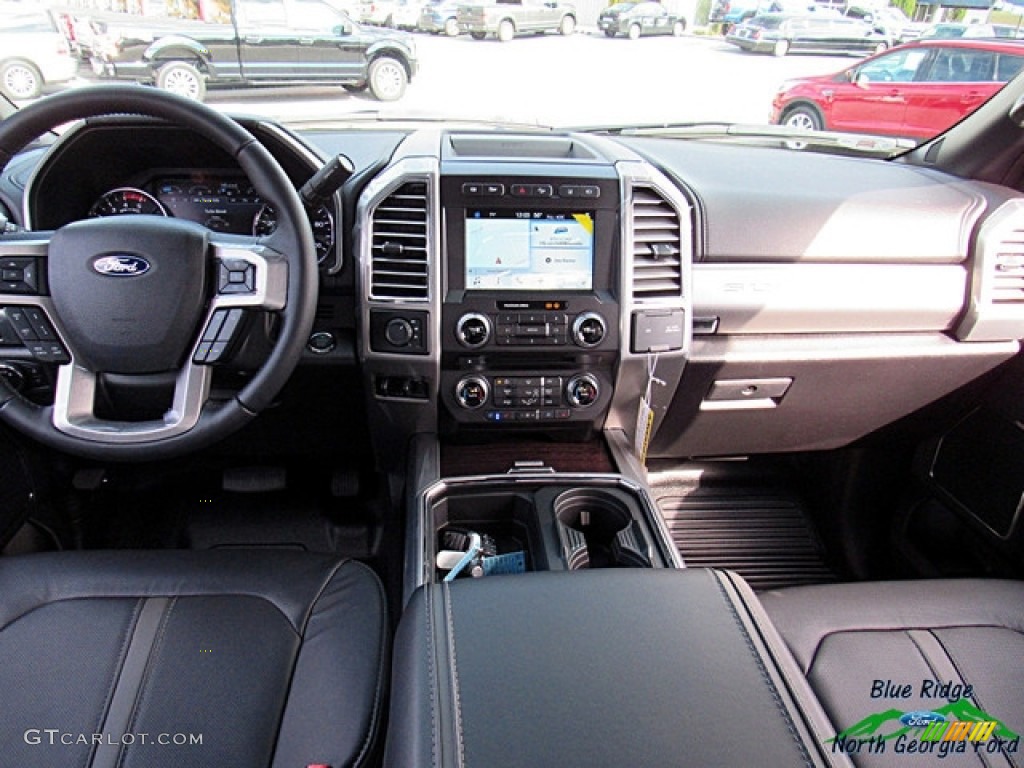 2017 F450 Super Duty Platinum Crew Cab 4x4 - Shadow Black / Black photo #30