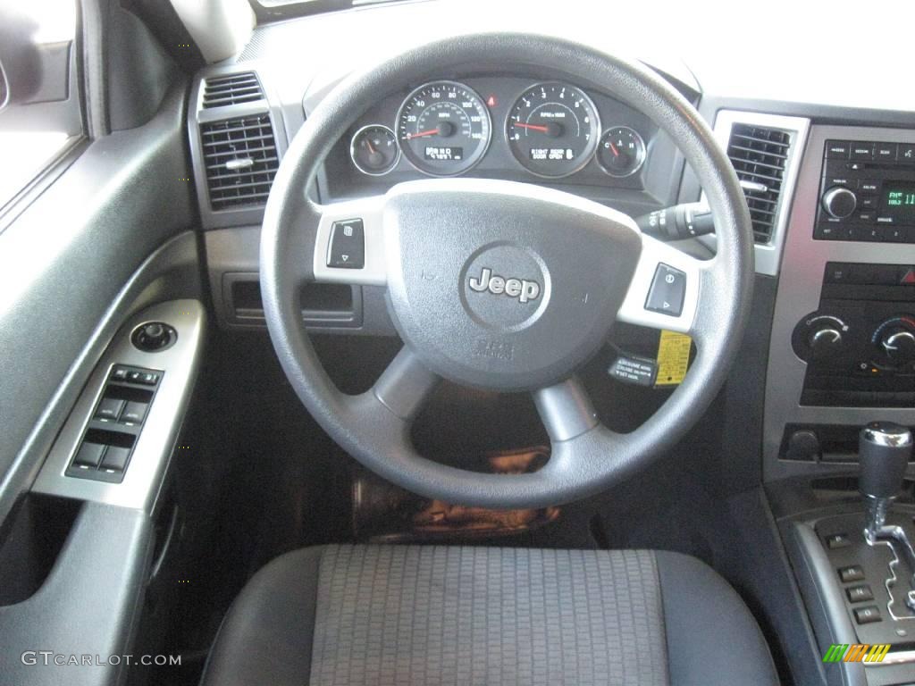 2008 Grand Cherokee Laredo - Bright Silver Metallic / Dark Slate Gray photo #16