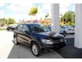Deep Black Metallic 2014 Volkswagen Tiguan SE