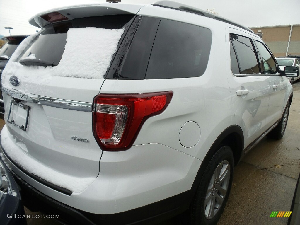 2018 Explorer XLT 4WD - Oxford White / Ebony Black photo #3