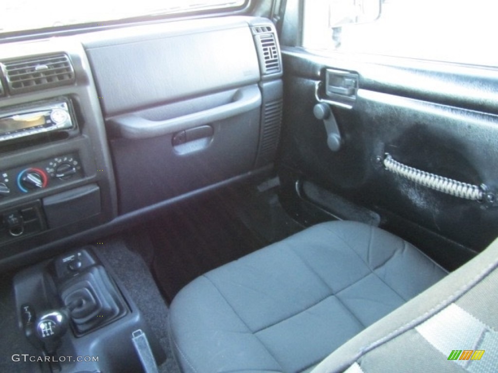 2002 Wrangler X 4x4 - Black / Agate Black photo #15