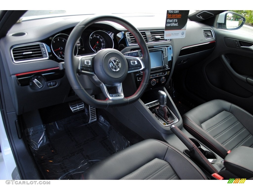 Titan Black Interior 2016 Volkswagen Jetta GLI SE Photo #123950565