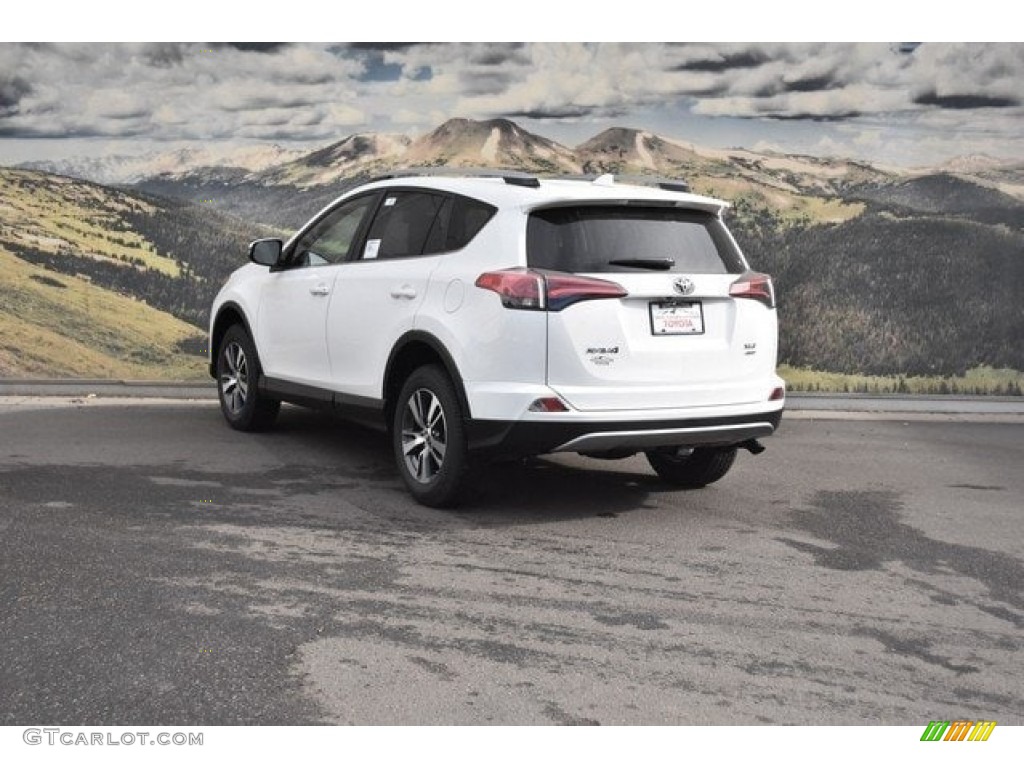 2018 RAV4 XLE AWD - Super White / Black photo #3