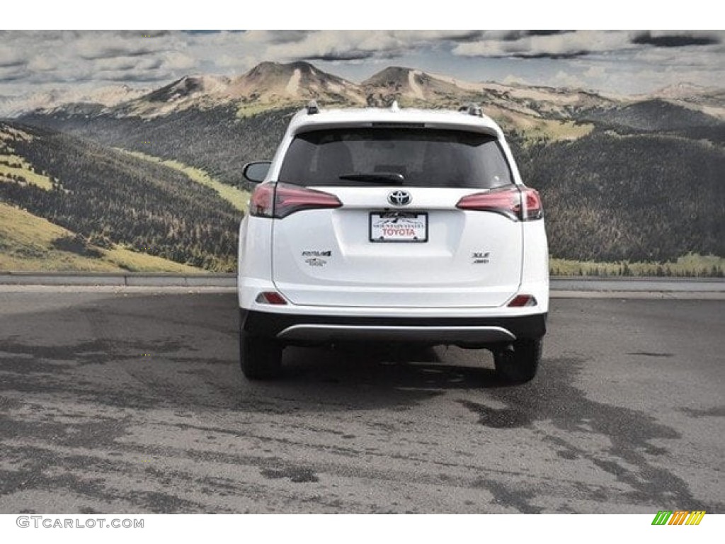 2018 RAV4 XLE AWD - Super White / Black photo #4