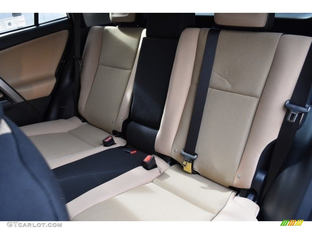2018 RAV4 XLE AWD - Super White / Black photo #7