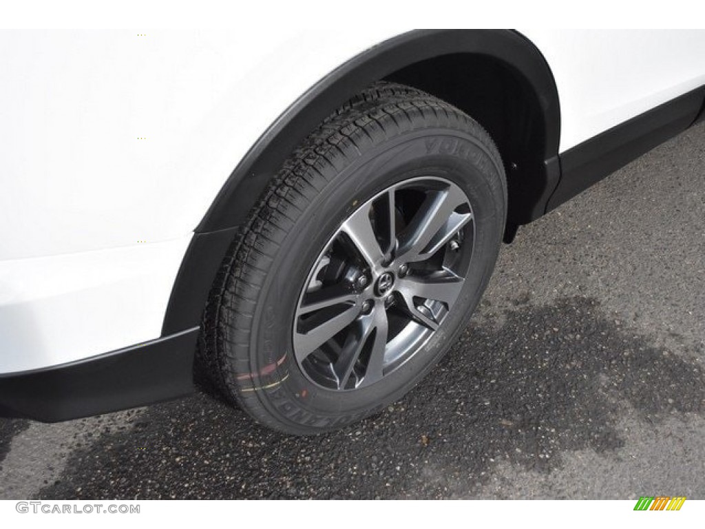 2018 RAV4 XLE AWD - Super White / Black photo #9