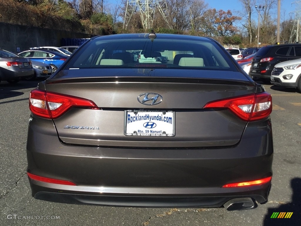 2016 Sonata SE - Dark Truffle / Beige photo #5