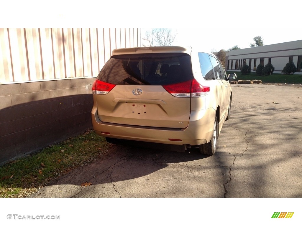 2011 Sienna LE - Sandy Beach Metallic / Bisque photo #7