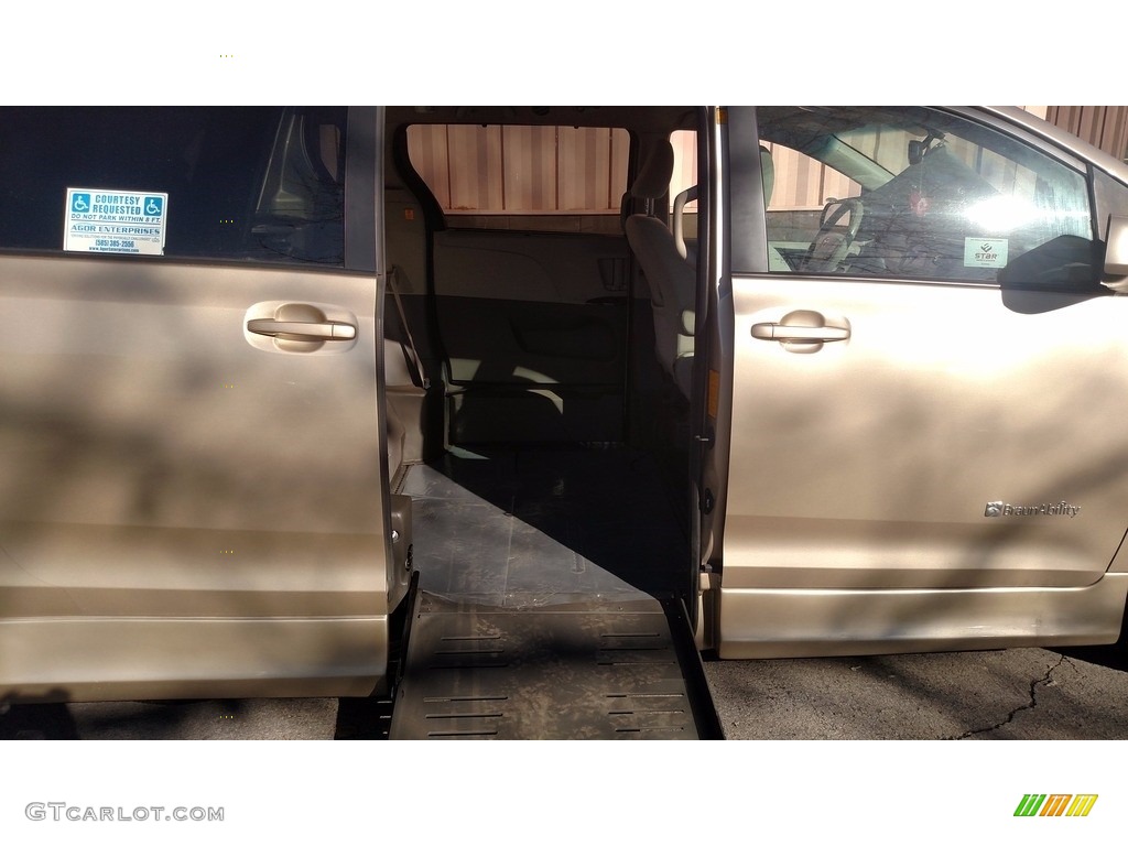 2011 Sienna LE - Sandy Beach Metallic / Bisque photo #12