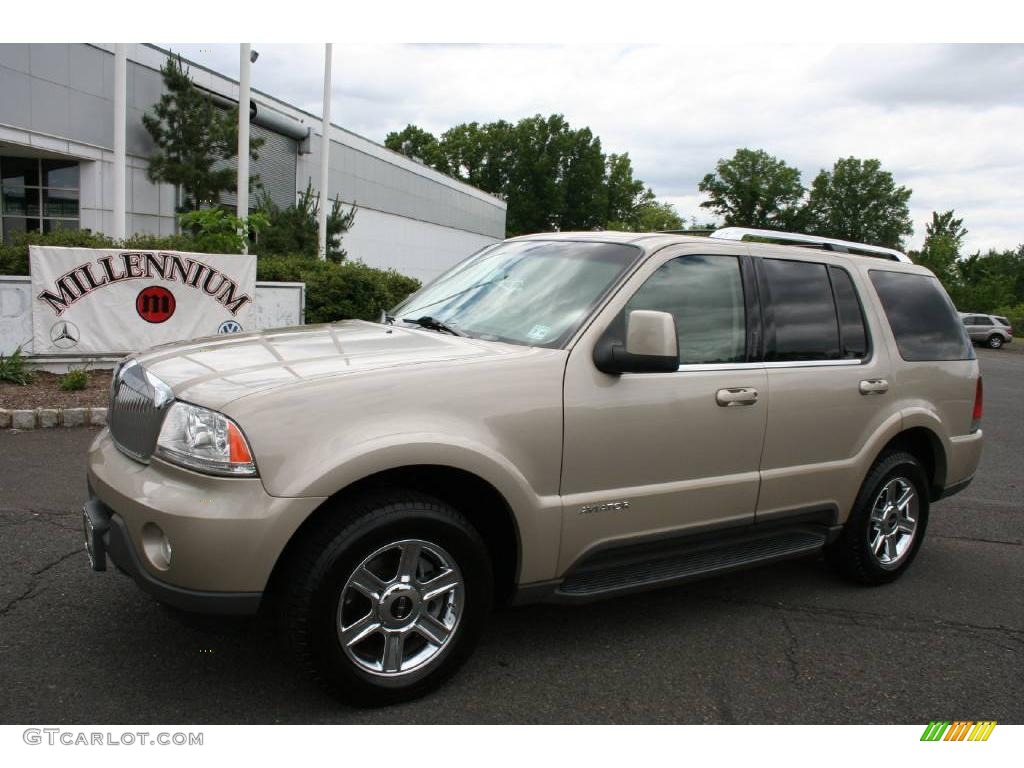 2005 Aviator Luxury AWD - Light French Silk Metallic / Camel photo #1