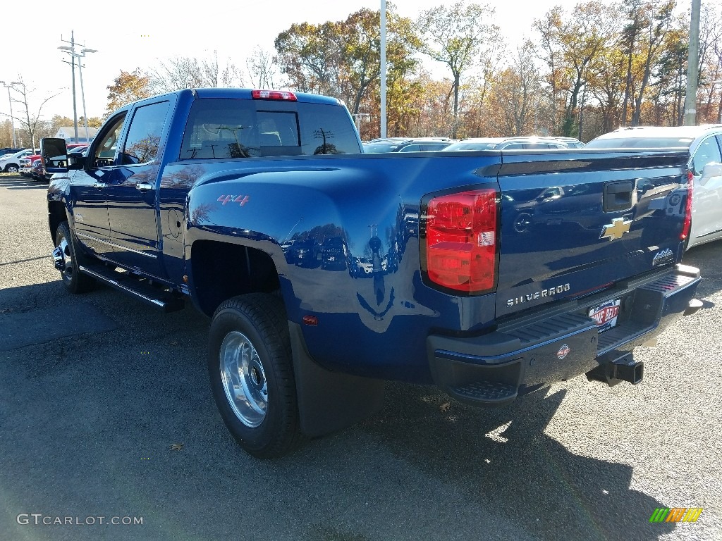 2018 Silverado 3500HD High Country Crew Cab 4x4 - Deep Ocean Blue Metallic / High Country Saddle photo #4