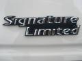 2006 Ceramic White Tri-Coat Lincoln Town Car Signature Limited  photo #11