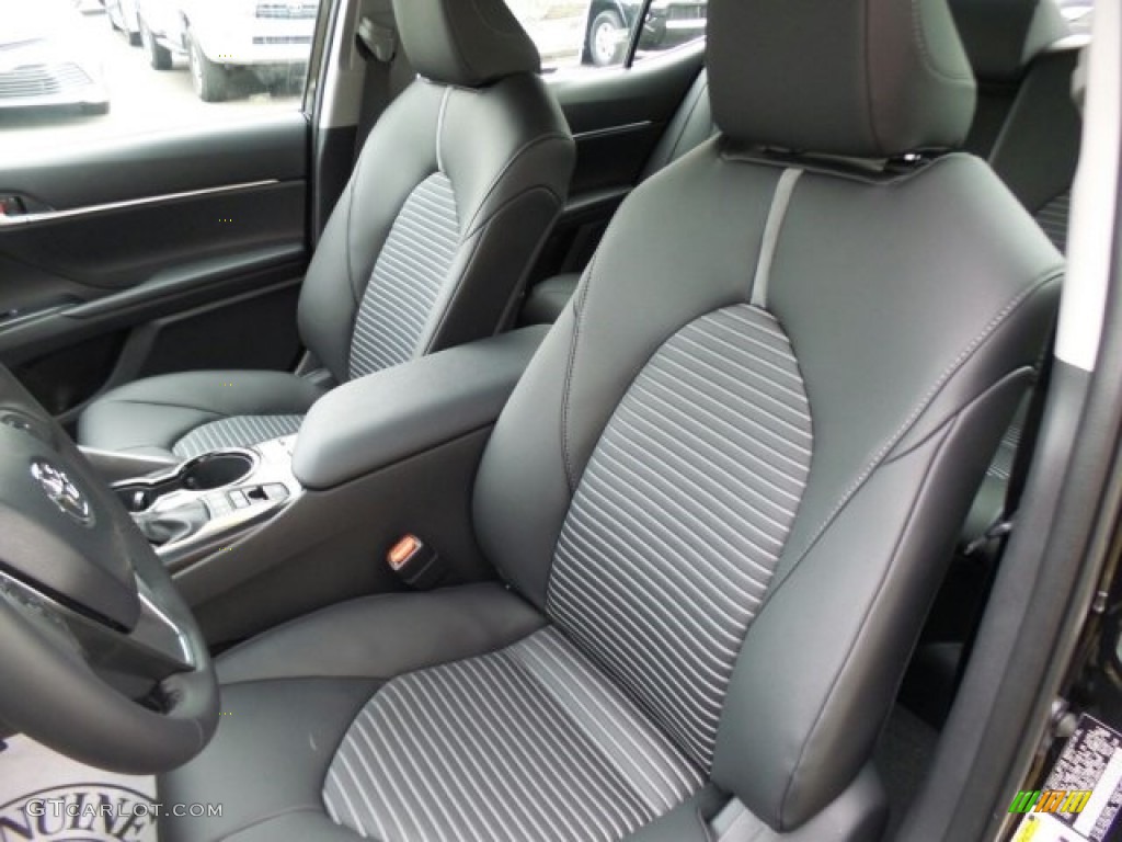 Black Interior 2018 Toyota Camry Hybrid SE Photo #123959991