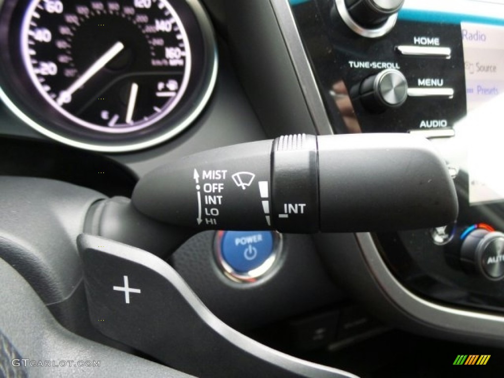 2018 Toyota Camry Hybrid SE Controls Photo #123960318