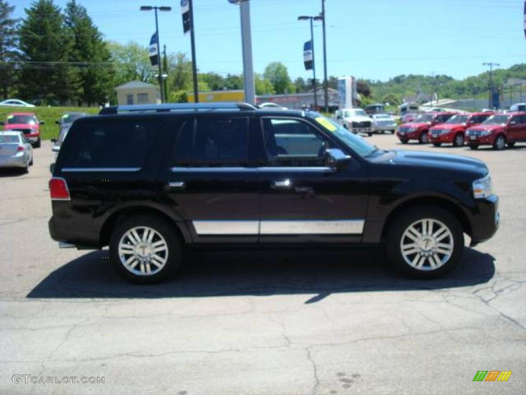 2007 Navigator Ultimate 4x4 - Black / Charcoal photo #5