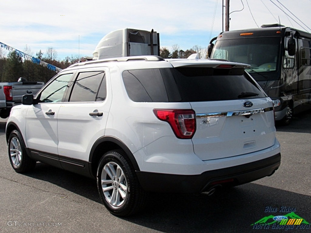 2017 Explorer FWD - Oxford White / Medium Light Camel photo #3