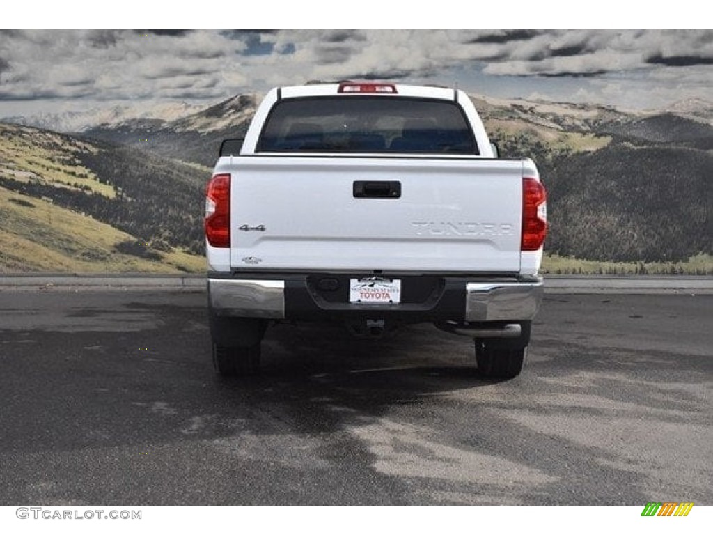 2018 Tundra SR5 CrewMax 4x4 - Super White / Black photo #4