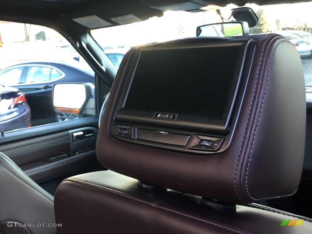 2017 Ford Expedition Platinum 4x4 Entertainment System Photos